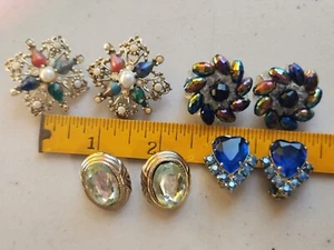 Lot Of 4 Vtg  Rhinestone & Beaded Clip On Earrings - Vintage - Picture 1 of 11