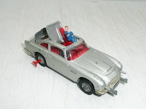 Corgi 270 James Bond 007 Aston Martin DB5 w/baddie "original" - Picture 1 of 8