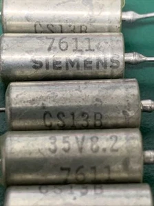 SIEMENS CS13BF825K  ELECTROLYTIC FIXED CAPACITOR (LOT OF 8) - Picture 1 of 3