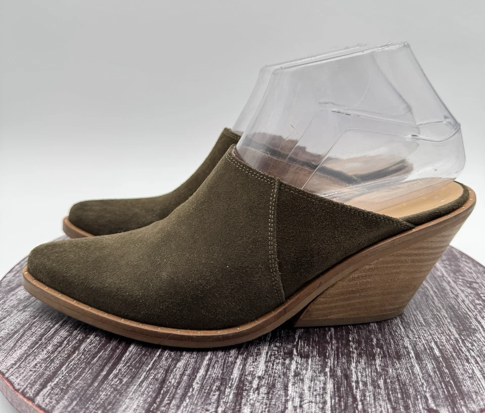Zapatos sin cordones Anthropologie Mules para mujer 37 EE. UU. 6,5 cuero gamuza genuino verde Foto 1 de 4