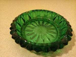 Green Vintage pressed glass Ash Tray - Picture 1 of 10