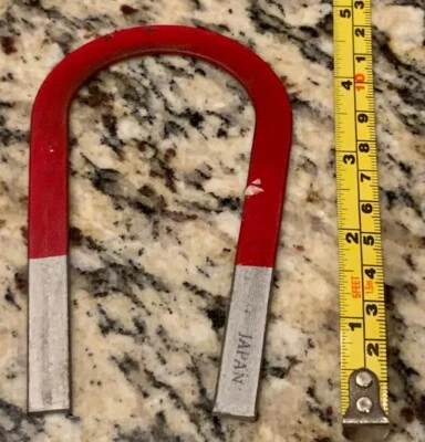 "Imán Herradura U 4 1/2"" Rojo y Plata Bajo Magnetismo De Colección Hecho en Japón" Foto 1 de 4