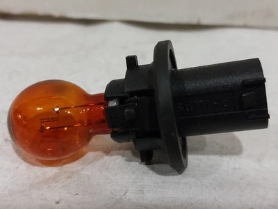 2010 to 2012 Lincoln MKZ Rear Turn Signal Light Lamp Bulb Socket 8L2Z-13466-A - Image 1 of 4