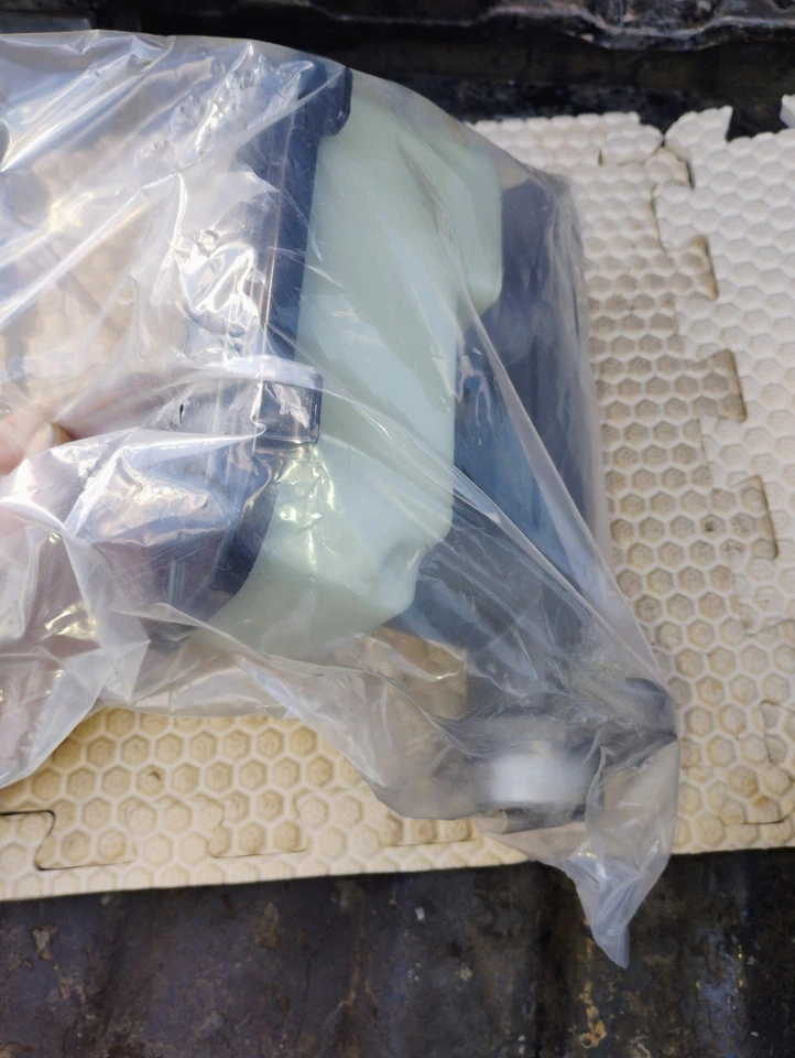 Cilindro maestro de freno para Chevrolet C3500 K3500 1994-2000 95-99 P30 GMC P3500 Foto 1 de 3