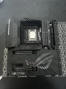 ASUS Z790 Extreme Motherboard + Intel 13900k + Corsair Vengeance DDR5 64GB 5600 - Photo 1/4
