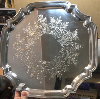 Bandeja cuadrada vintage Lunt Plateros 12" grabada en relieve estilo # 44925 Foto 1 de 4