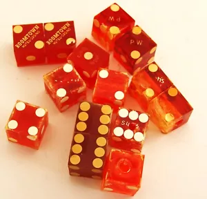 Collezione Vintage di 14 Dadi Casinò Ritirati Rosso Assortiti Reno Tahoe Vegas - Foto 1 di 2