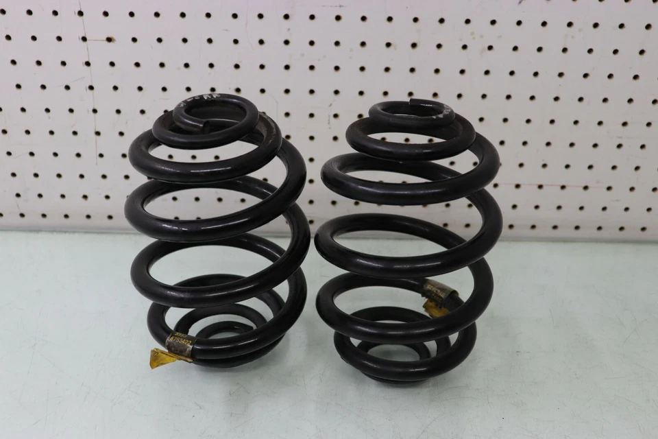 BMW Z3 2001 2,5 ROADSTER SUSPENSIÓN TRASERA MUELLE HELICOIDAL IZQUIERDA Y DERECHA 46 K MILLAS Foto 1 de 4