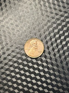 1980 Lincoln Penny, NO mint mark. Rare coin. - Picture 1 of 4