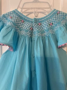 Gently Used Boutique Quality Girl’s Blue “Mom & Me” Smocked Dress Size 5 - Picture 1 of 5