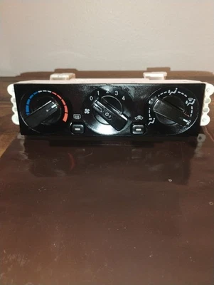 Interruptor de temperatura HVAC control térmico aire acondicionado Mitsubishi Eclipse 2000-2005 OEM Foto 1 de 4