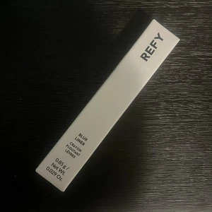 REFY Blur Liner for Lips in TEAK ( Deep Brown) Fuller Lips Full Size New in Box - Picture 1 of 2