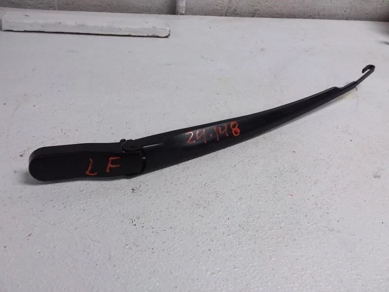 Lincoln Navigator 2019 OEM conductor lado izquierdo brazo limpiaparabrisas  Foto 1 de 1