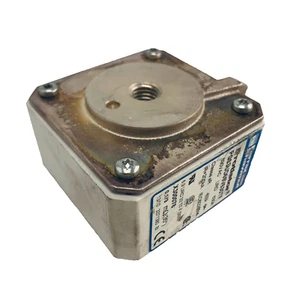 FERRAZ PC33UD69V630TF 630A 690V Fuse Block semi conductor fuse X300078 - Picture 1 of 2