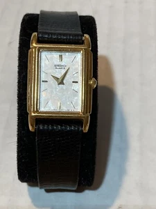 womans seiko watch 1N00-5K89 with Pearl Dial - Picture 1 of 7