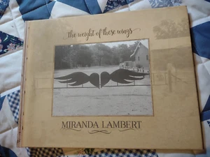 Seltenes Gewicht dieser Flügel Miranda Lambert Hardcover Buch selten schön heiß - Bild 1 von 1