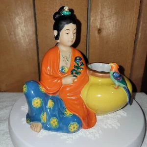 Antike chinesische sitzende Guanyin Figur mit Vogel Räuchergefäß Porzellan Keramik - Bild 1 von 17