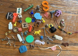 Vintage Schmuck/Miniatur Spielzeug Konvolut. 70’s/80’s 49 Artikel  - Bild 1 von 4