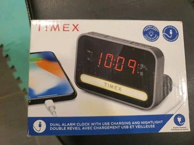 Timex Bedside Dual Alarm Clock with USB Charging Nightlight Snooze bar T1200BG - Image 1 of 3