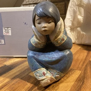 Lladro Eskimo girl # 2158 Spain 1985 Inuit - Picture 1 of 17