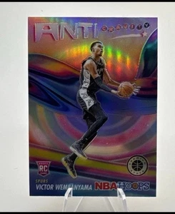 2023-24 Hoops Premium Stock Anti Gravity Victor Wembanyama Silver Prizm Rookie! - Bild 1 von 4