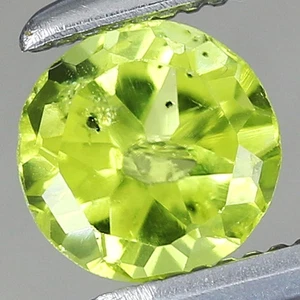 Pietra preziosa peridoto verde naturale rotonda 0,46 ct t.w 5 x 5 mm, Myanmar - Foto 1 di 4