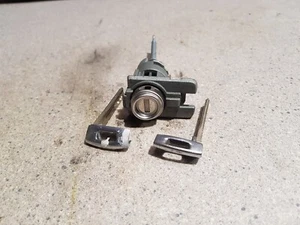 Elektrischer Türschlosszylinder + 2 Schlüsselblätter Kia Soul mk2 EV Bj 2015 - Bild 1 von 4