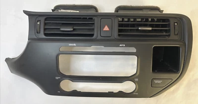 2012-17 Kia Rio Black Center Dash Radio Bezel Trim OEM 84741-1W110 - Imagem 1 de 4