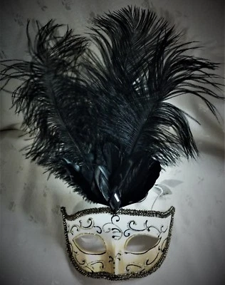 Новый с Ярлыками золото и белый блестящий глаз маска, черный страус перья, Марди Гра, маскарад - Изображение 1 из 4