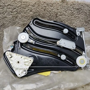 NEW Mercedes R171 SLK Right Rear Window Regulator OSR 1716700203 1716700403 - Picture 1 of 5