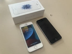Apple iPhone SE - Argento - 64GB + Grigio Siderale - 16gb - Leggi Descrizione - Foto 1 di 5