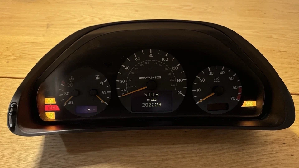 (PROBADO) 00-02 Mercedes Benz E55 AMG Velocímetro W210 Cluster MPH 210 540 37 11 Foto 1 de 4