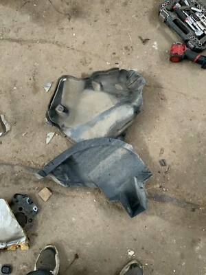 Protector contra salpicaduras trasero conductor izquierdo Mazda CX7 2008 EG21-50351LH Foto 1 de 2