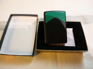 ZIPPO MARLBORO GREEN ROOF BLACK MATTE LIGHTER 1997 - Picture 1 of 8