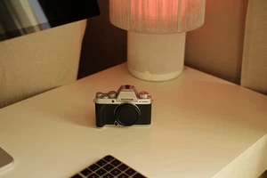 Fujifilm X-T200 24Mp 4K Touch Gehäuse Silber wie NEU - Bild 1 von 6