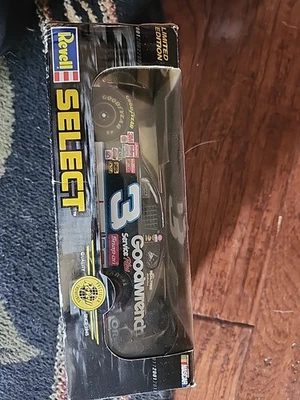 Chevrolet 1/24 Revell Select Dale Earnhardt Sr #3 2001 OREO GM Goodwrench RARO Foto 1 de 2