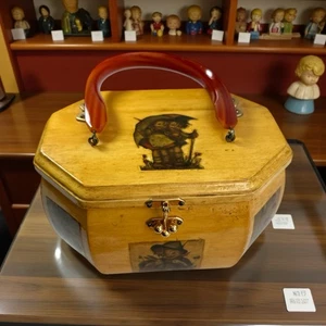 Vintage Goebel Hummel Decoupage Achteck Holz Geldbörse Riegel Schließer Innenfutter - Bild 1 von 15