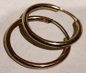 ***MEDIUM SIZE 9ct 375 Yellow Gold Sleeper HOOP 20mm EARRINGS in Gift Box*** - Picture 1 of 17