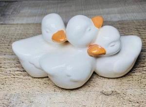 Vintage Ceramic White Duck Goose Figurine Family of 3 Mom & Babies Nursery Decor - Picture 1 of 4