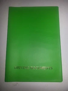 SOPORTE PARA DOCUMENTOS DE COCHE VERDE LIMA A5 CON BOLSILLO PARA TARJETAS - Imagen 1 de 2