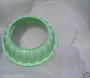 Tupperware Anillo de gelatina de vacaciones Molde de gelatina verde lima jadita 6 tazas de colección usado en excelente estado - Imagen 1 de 2