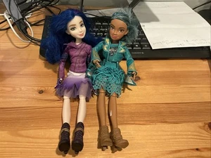 Disney Descendants Dolls lot (2) Mal Uma Articulating Limbs - Picture 1 of 9