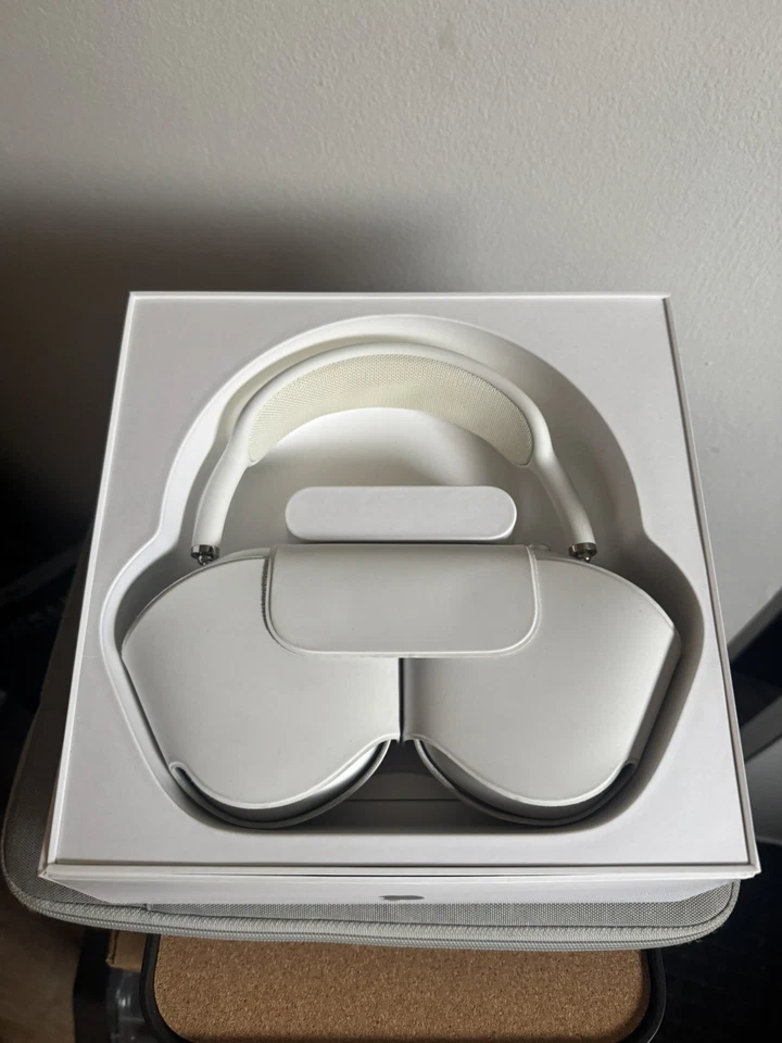 Apple AirPods Max A2096 Wireless O-Ear Headset - White Silver Read Description - Image 1 of 4