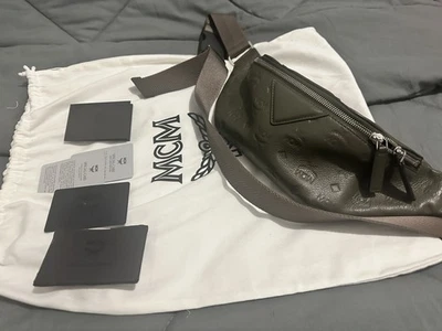 Bolso Cinturón MCM Fursten Talla Mediana (Color Verdoso) Foto 1 de 4