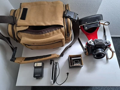 Fotoapparat EXA 1 c mit viel Zubehör - Bild 1 von 4