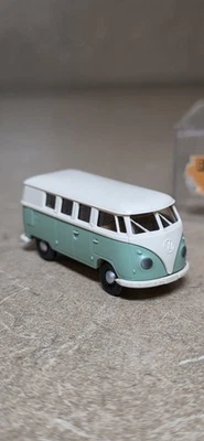 Autobús familiar Volkswagen T1 1960 Brekina 1/87  Foto 1 de 4