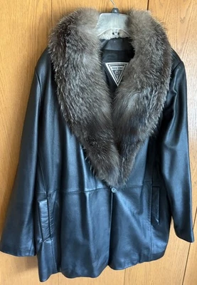 MUJER 1X ABRIGO DE CUERO NEGRO CON CUELLO ZORRO - MARVIN RICHARDS Foto 1 de 4