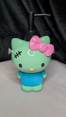 Hello Kitty Halloween Frankenstein Loción Dispensador de Jabón Bomba Baño Gótico Decoración Foto 1 de 4