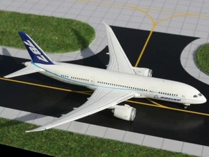 House Color Boeing 787-8 N787FT GeminiJets GJBOE980 Scale 1:400 RARE - Picture 1 of 1
