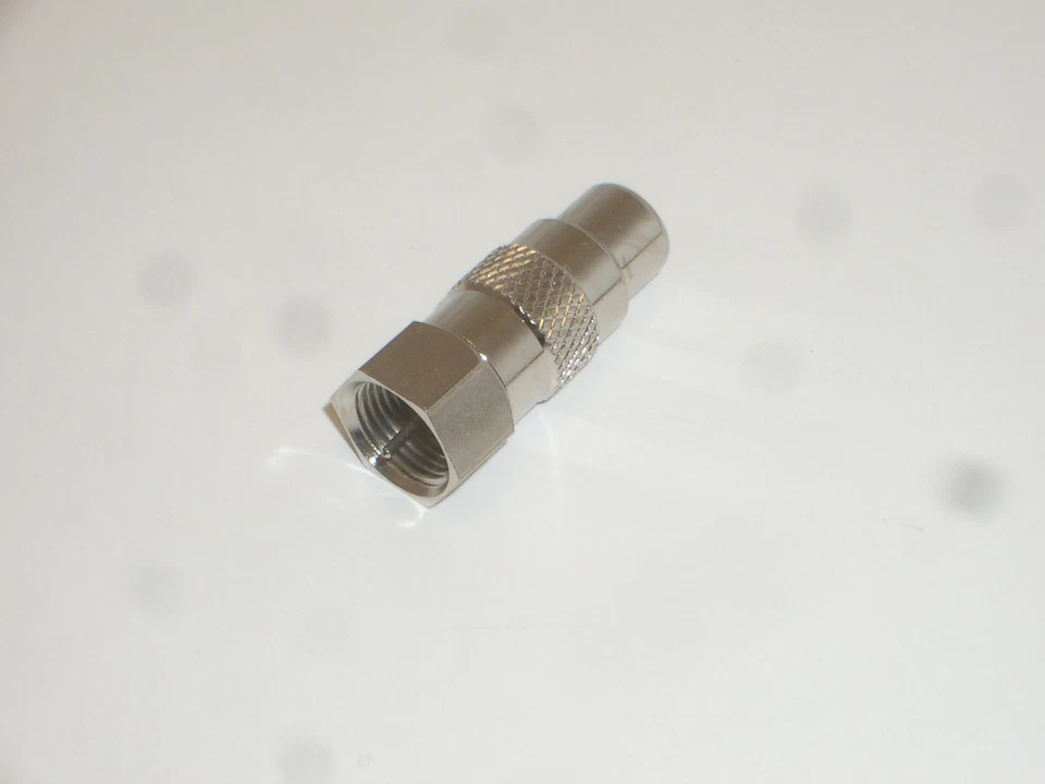 AIM F MALE TO RCA FEMALE ADAPTER CONNECTOR - Image 1 of 2